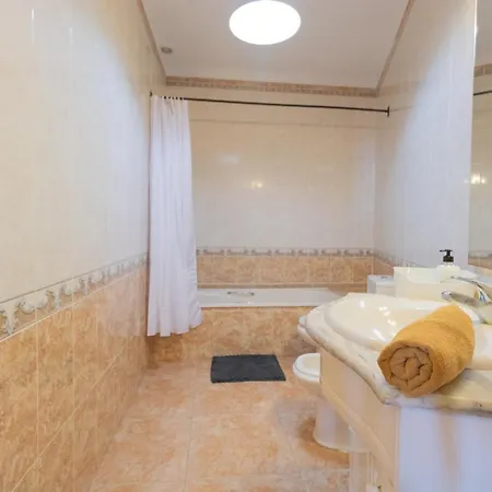Three Bedroom شقة سانتا كروز دي تينيريف